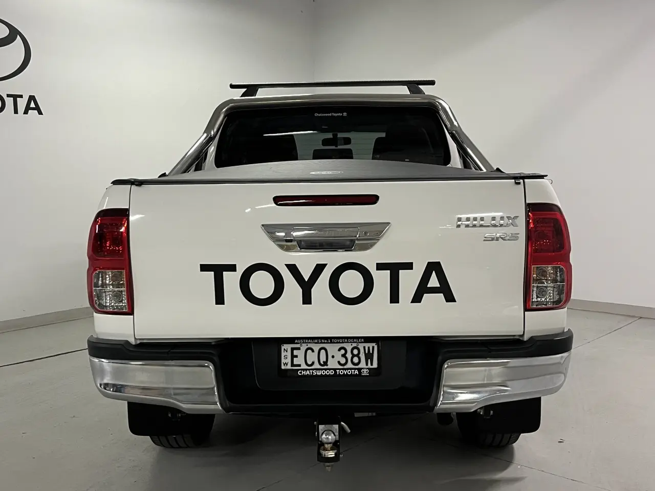 2019 TOYOTA HILUX Image 6