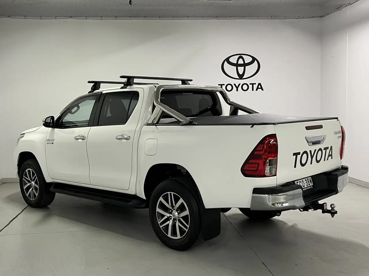 2019 TOYOTA HILUX Image 7