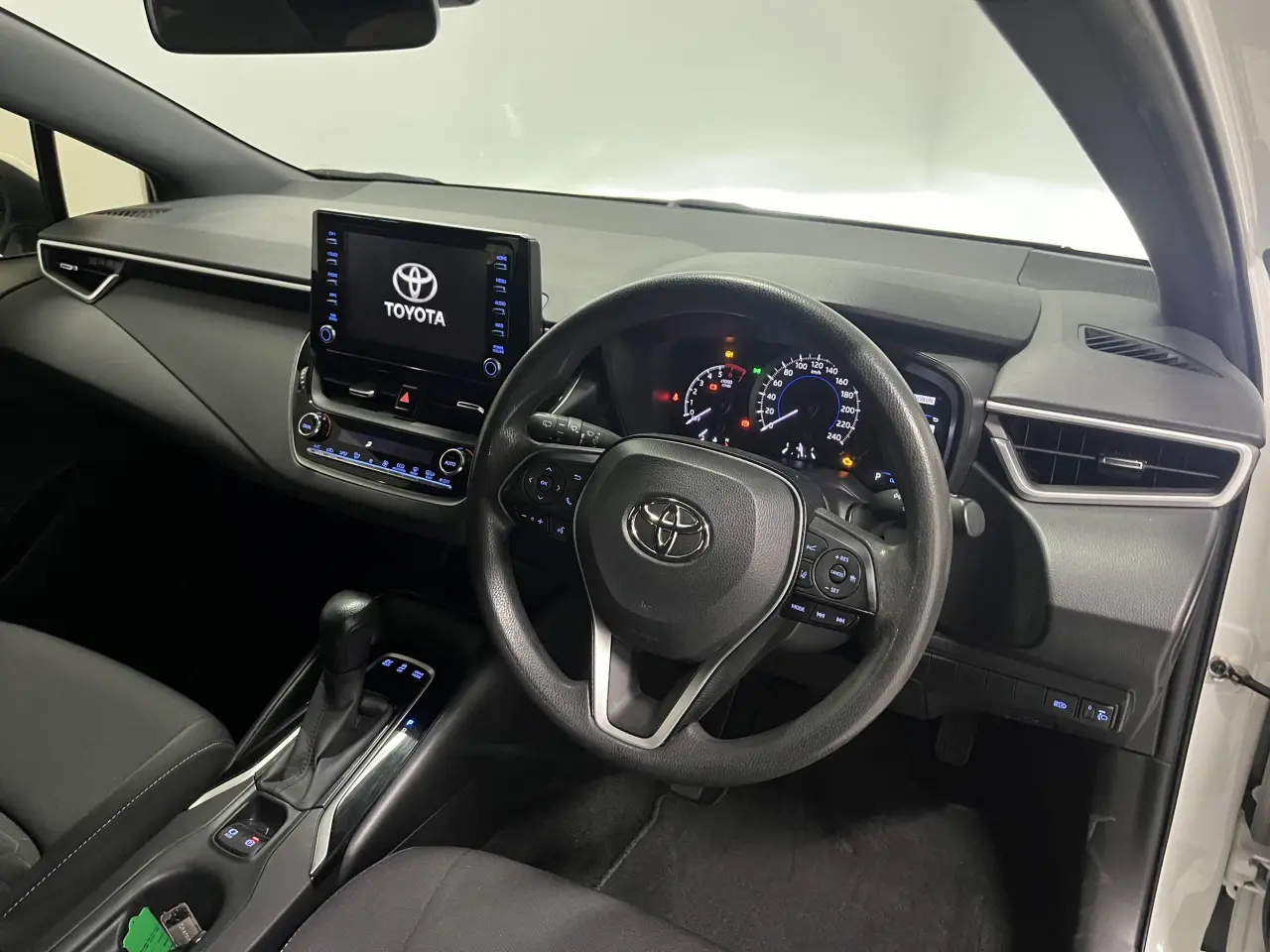 2020 TOYOTA COROLLA Image 12