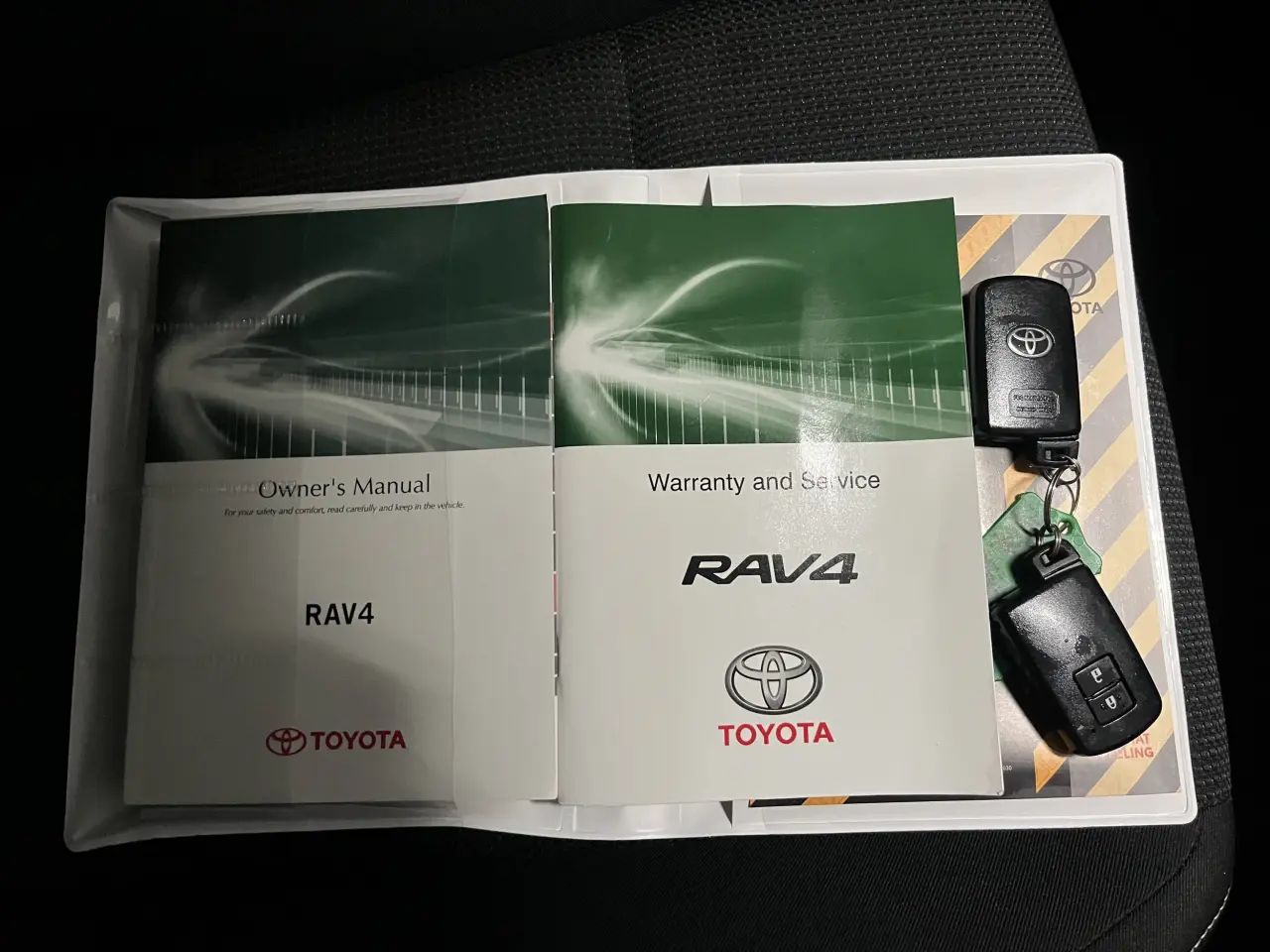 2016 TOYOTA RAV4 Image 19