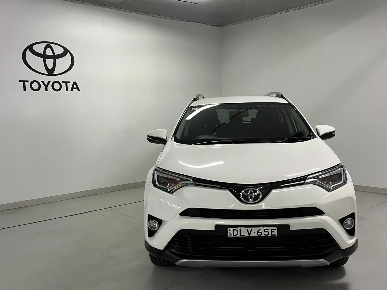 2016 TOYOTA RAV4 Image 3