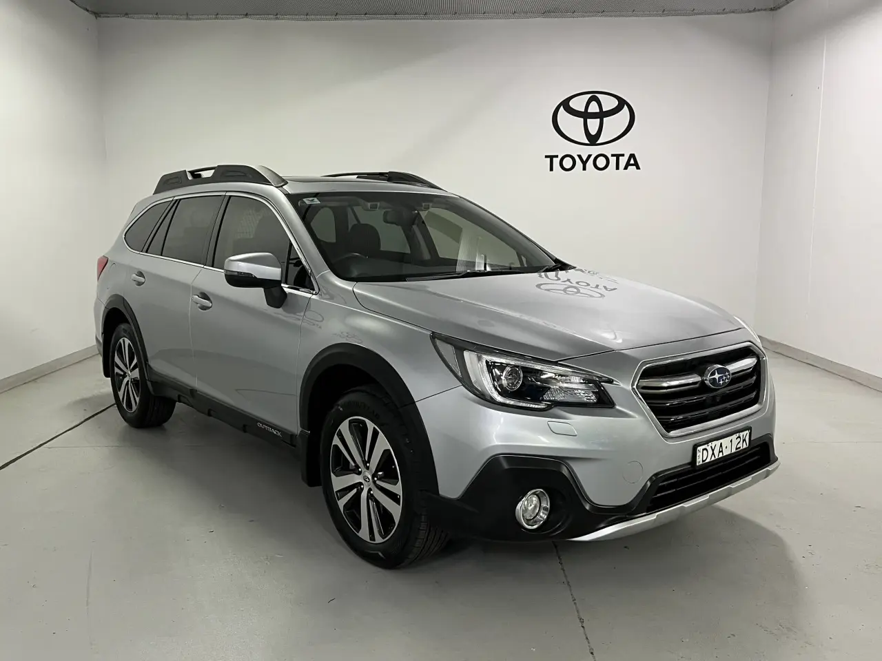 2018 SUBARU OUTBACK Image 2