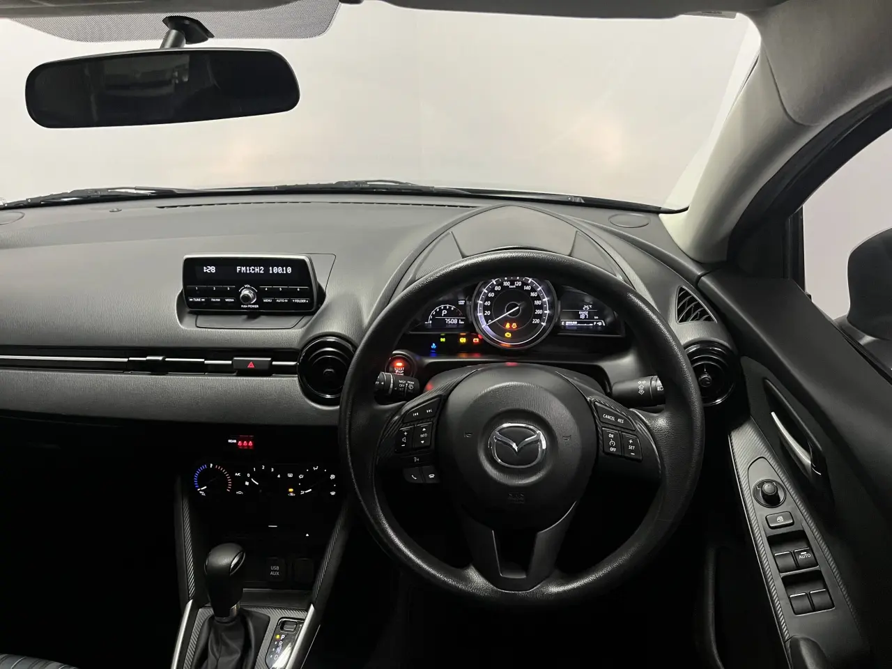 2016 MAZDA MAZDA2 Image 14