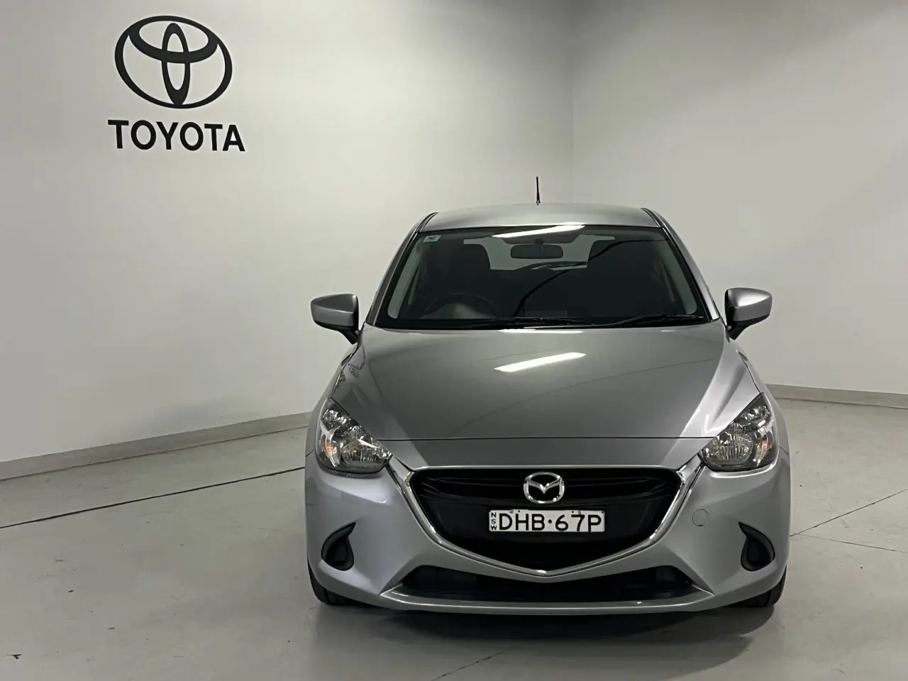 2016 MAZDA MAZDA2 Image 3