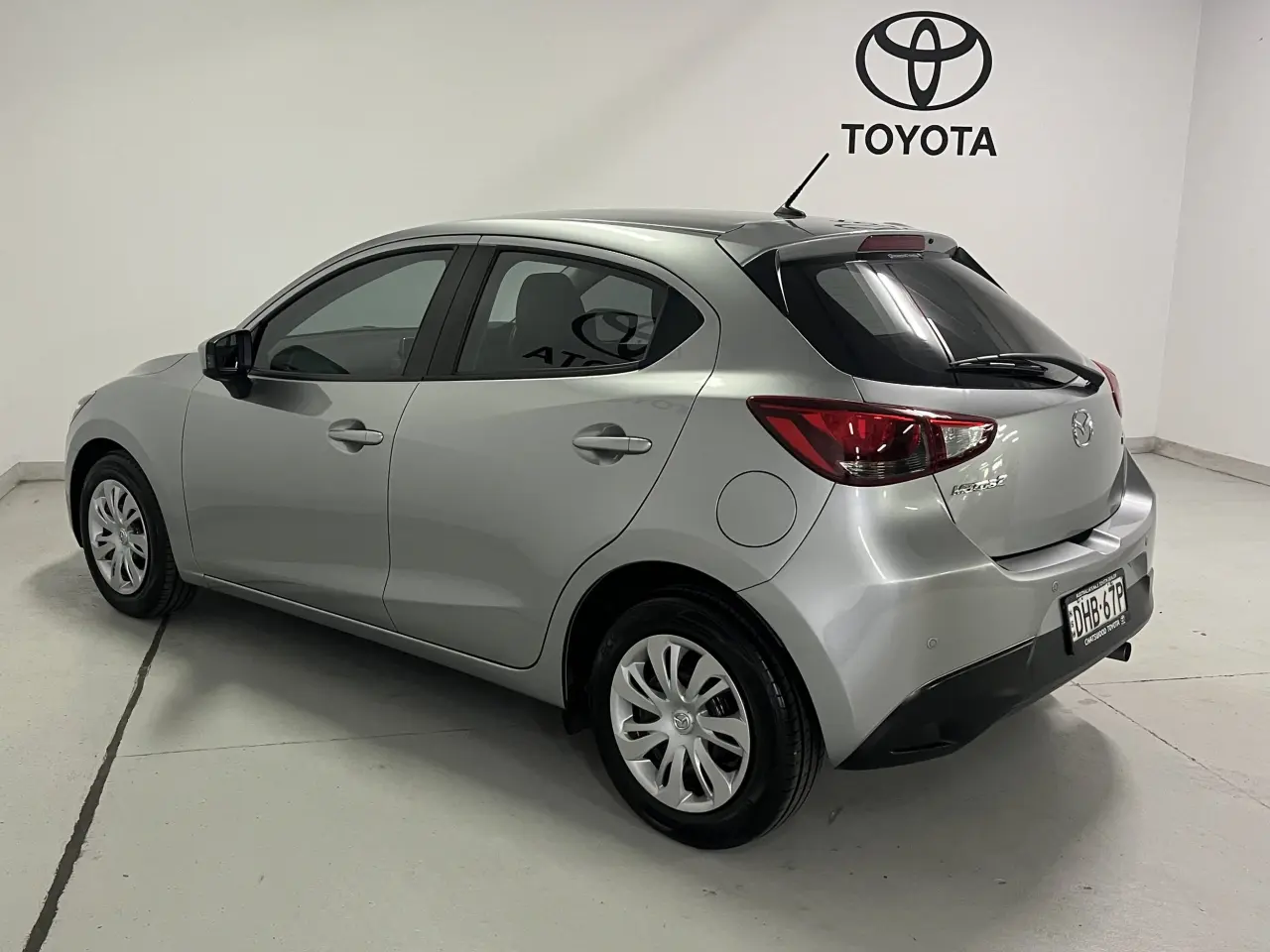 2016 MAZDA MAZDA2 Image 7