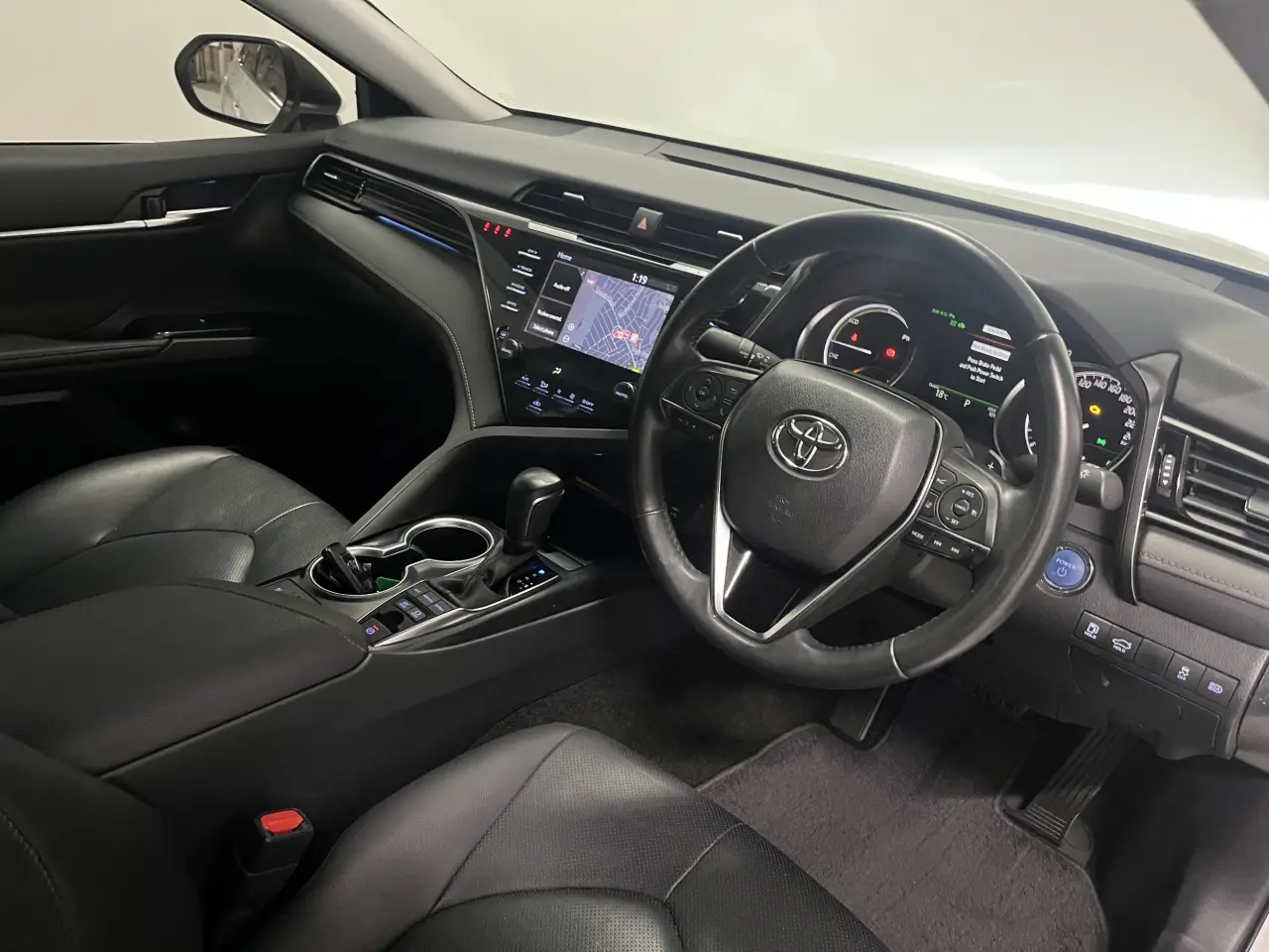 2020 TOYOTA CAMRY HYBRID Image 13