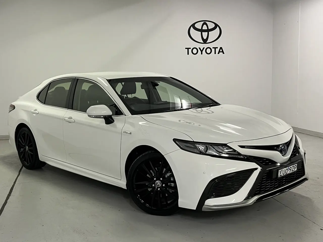 2022 TOYOTA CAMRY HYBRID Image 1