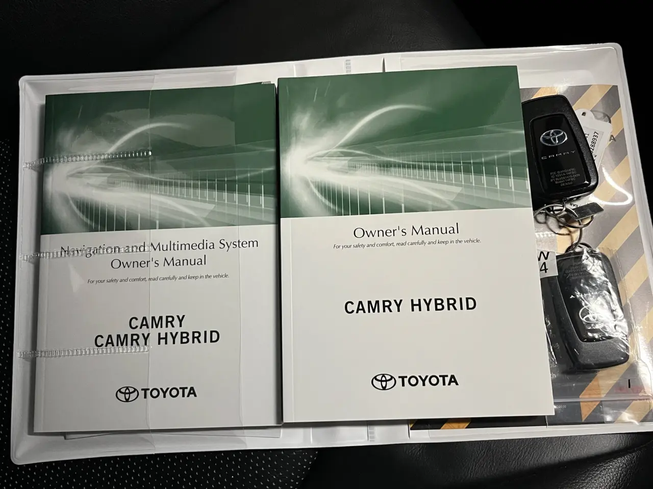 2022 TOYOTA CAMRY HYBRID Image 19