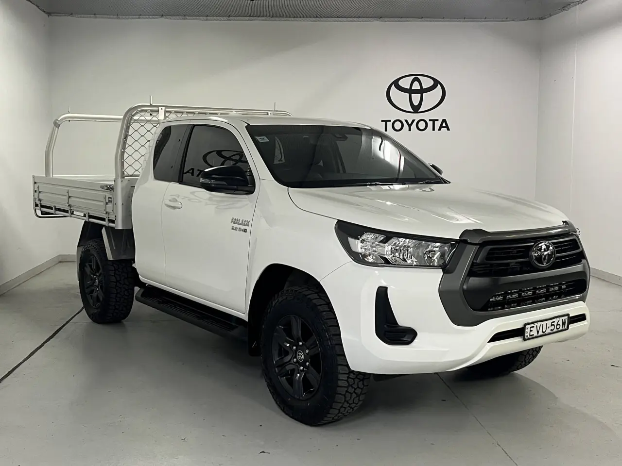 2022 TOYOTA HILUX Image 2