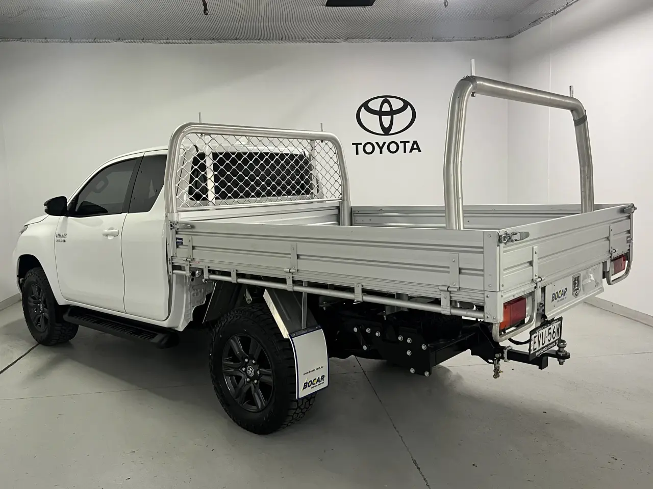 2022 TOYOTA HILUX Image 8