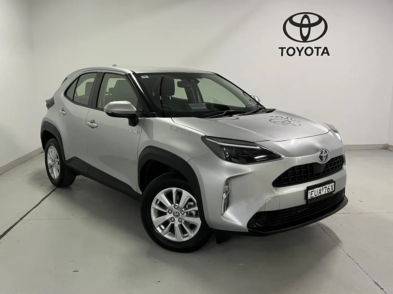 2022 TOYOTA YARIS CROSS HYBRID Image 1