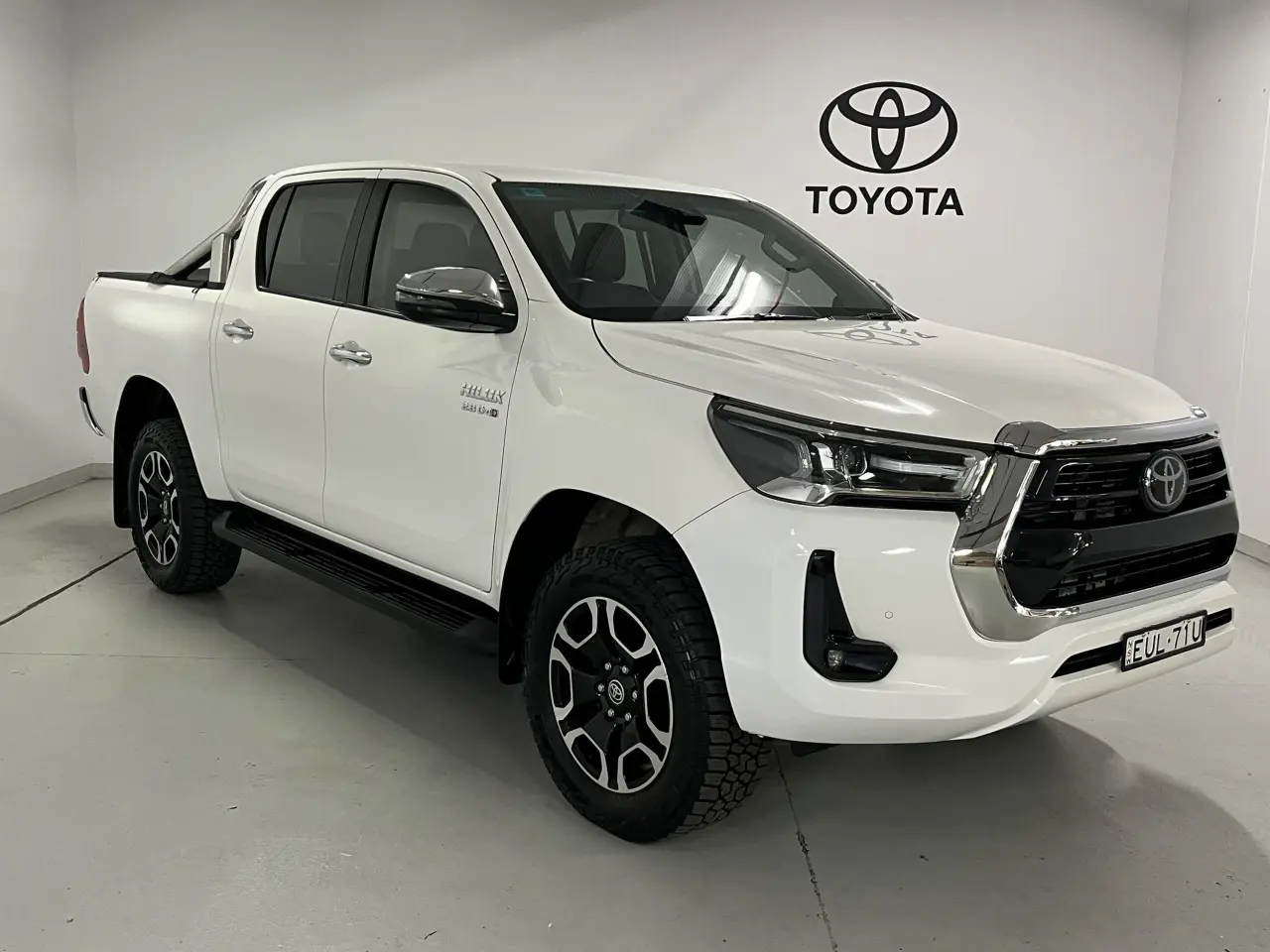 2022 TOYOTA HILUX Image 2