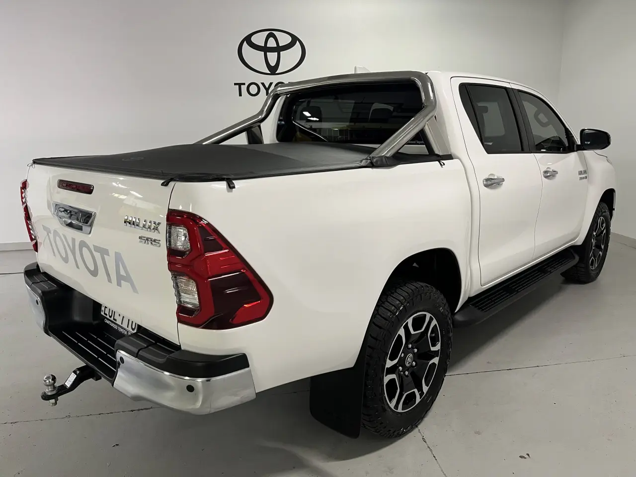 2022 TOYOTA HILUX Image 5