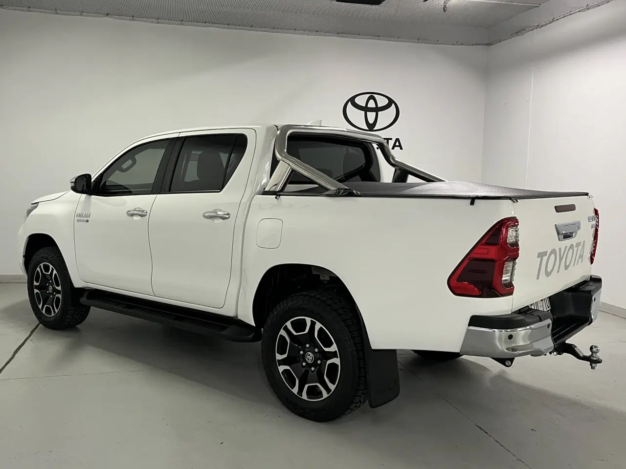 2022 TOYOTA HILUX Image 7