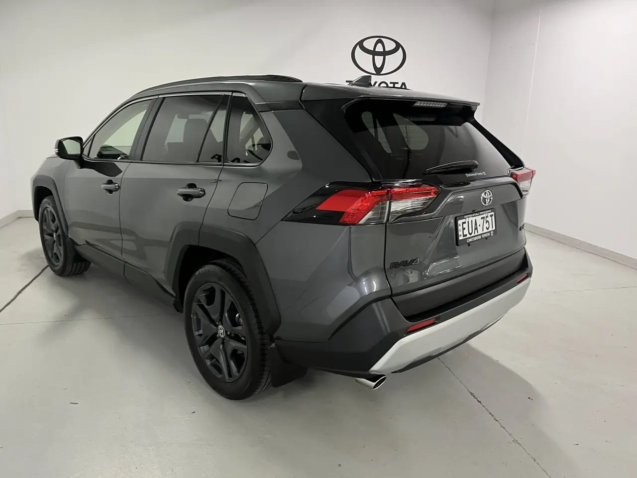 2022 TOYOTA RAV4 Image 5