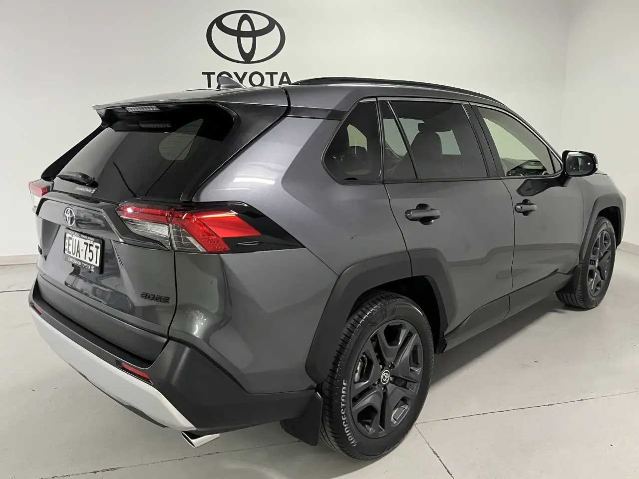 2022 TOYOTA RAV4 Image 7