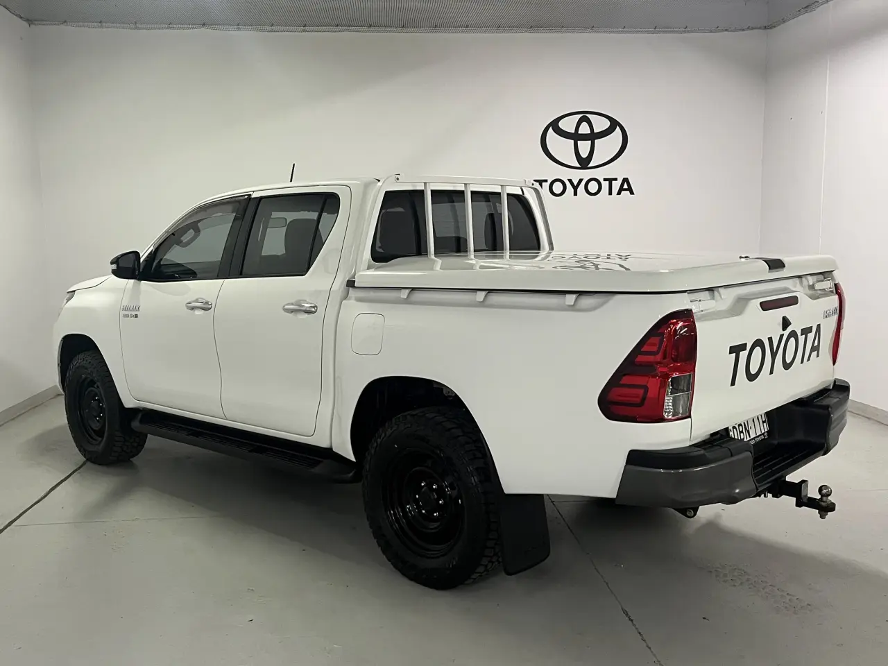 2015 TOYOTA HILUX Image 7