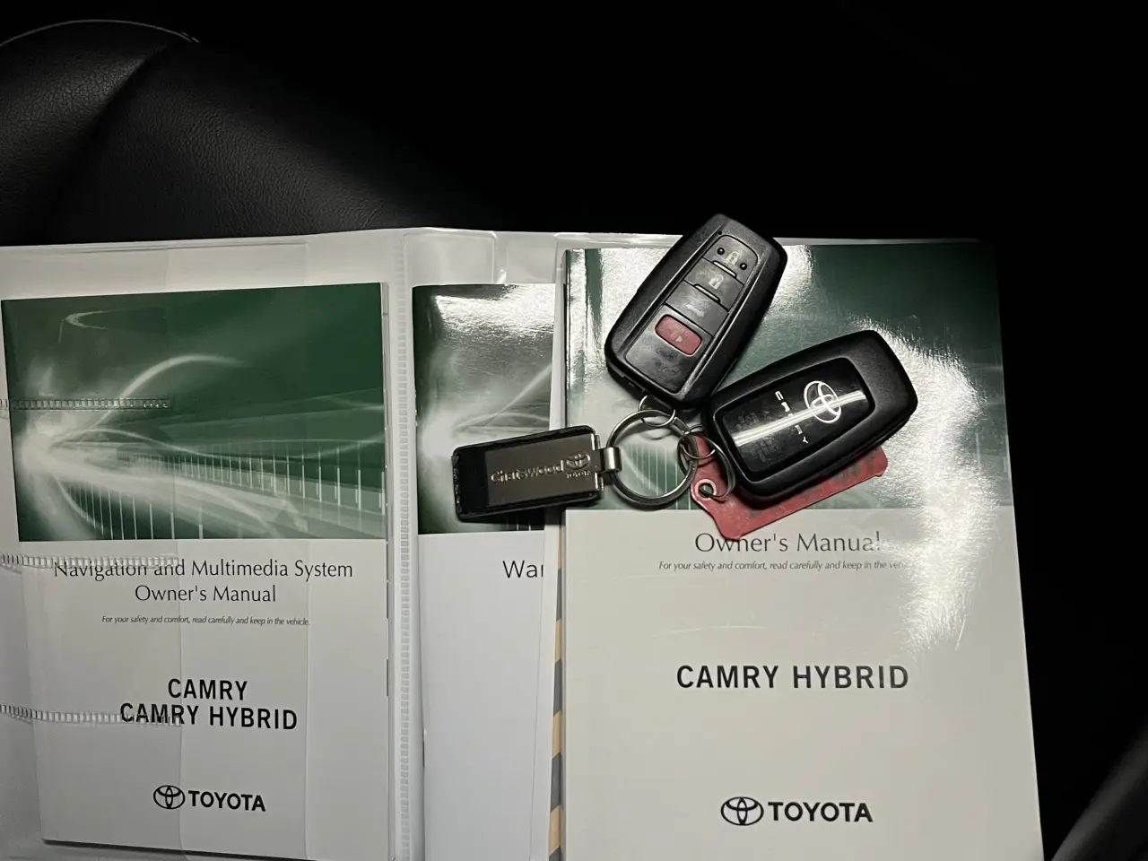 2021 TOYOTA CAMRY HYBRID Image 19