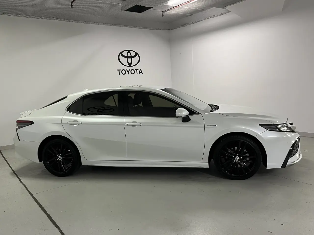 2021 TOYOTA CAMRY HYBRID Image 4