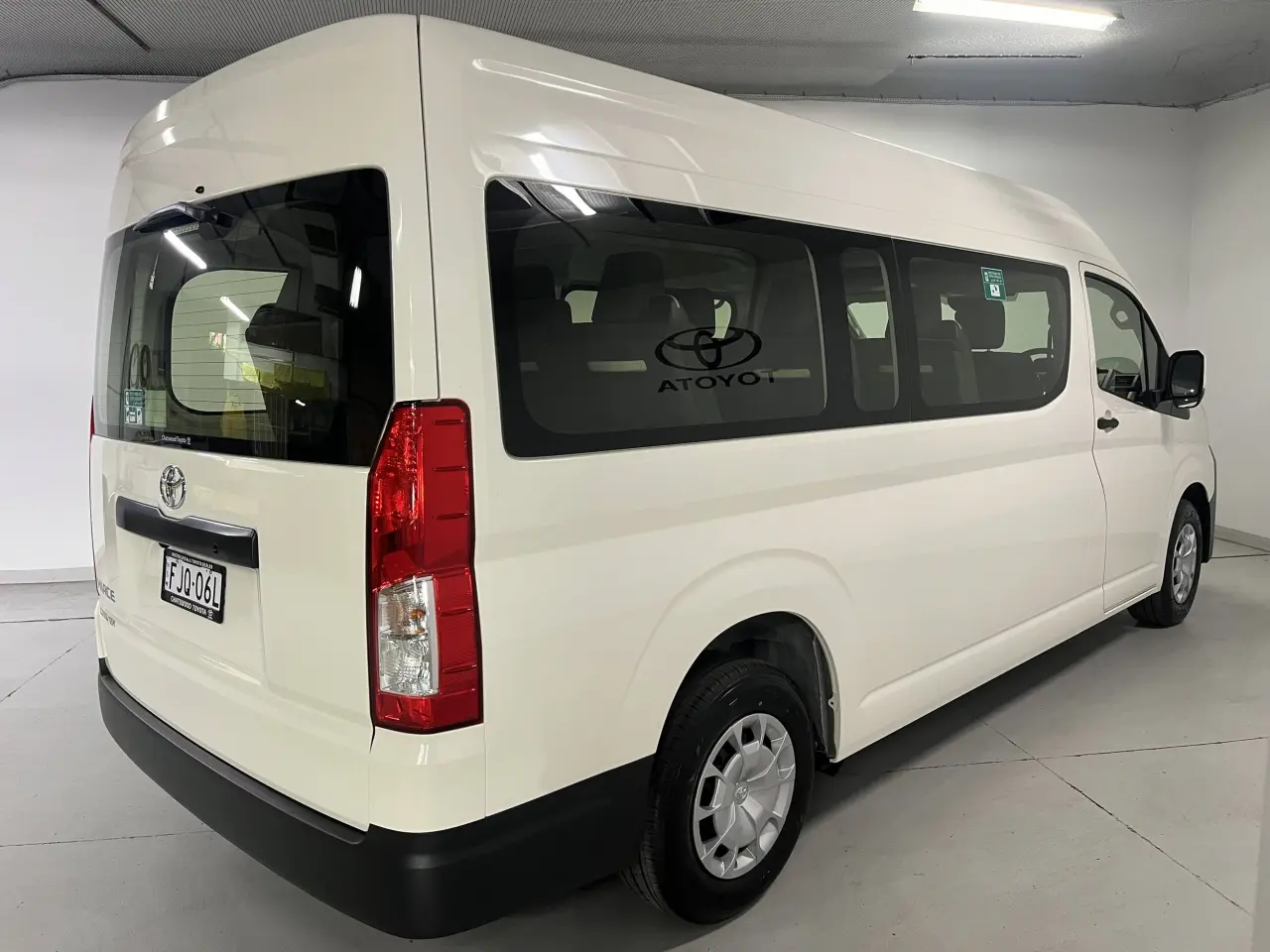 2024 TOYOTA HIACE Image 5