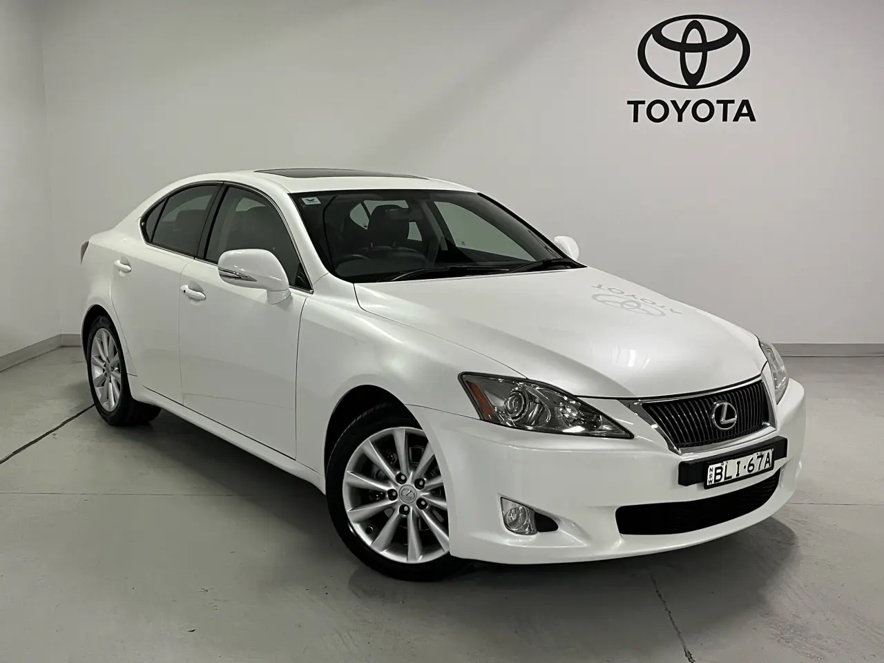 2009 LEXUS IS250 Image 1