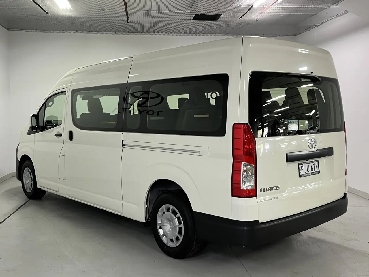 2024 TOYOTA HIACE Image 7