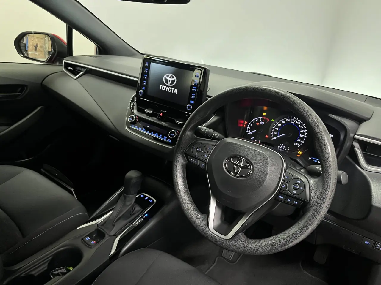 2020 TOYOTA COROLLA Image 13