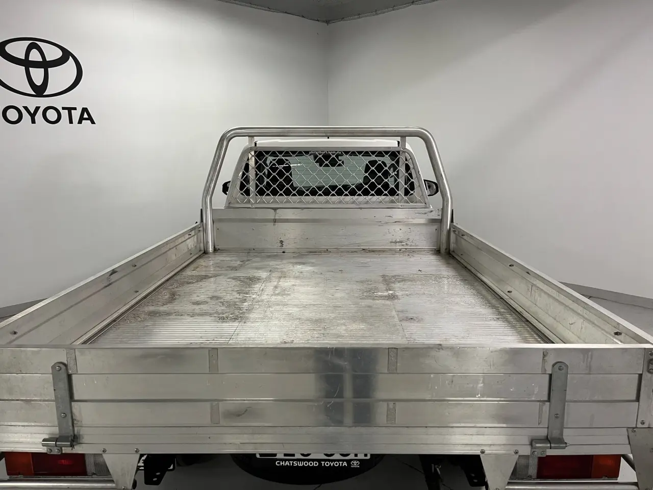 2019 TOYOTA HILUX Image 18