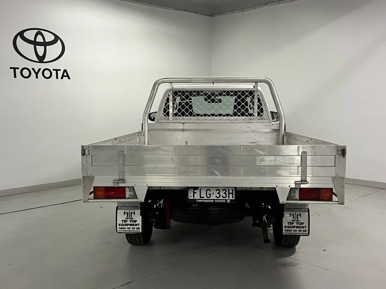 2019 TOYOTA HILUX Image 6