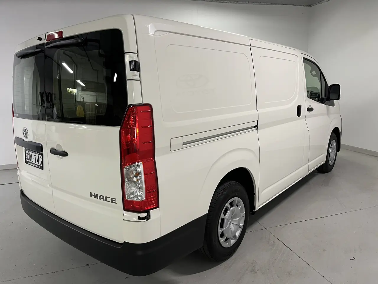 2024 TOYOTA HIACE Image 5