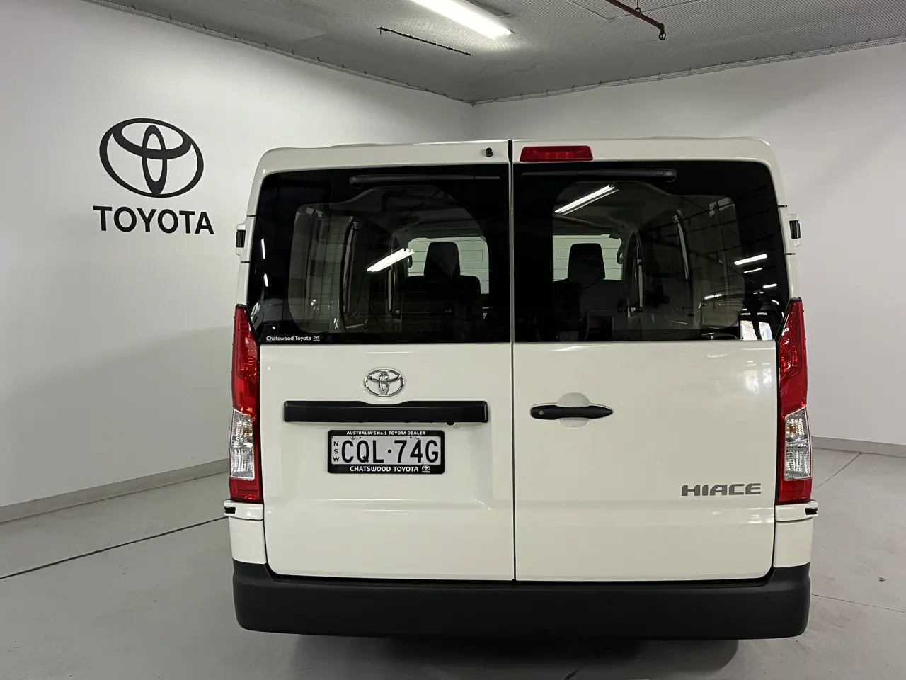 2024 TOYOTA HIACE Image 6