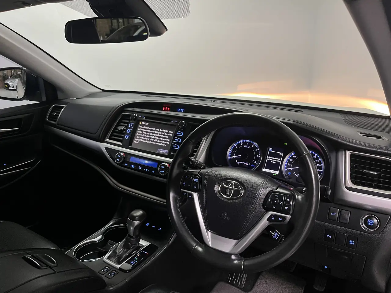 2019 TOYOTA KLUGER Image 13