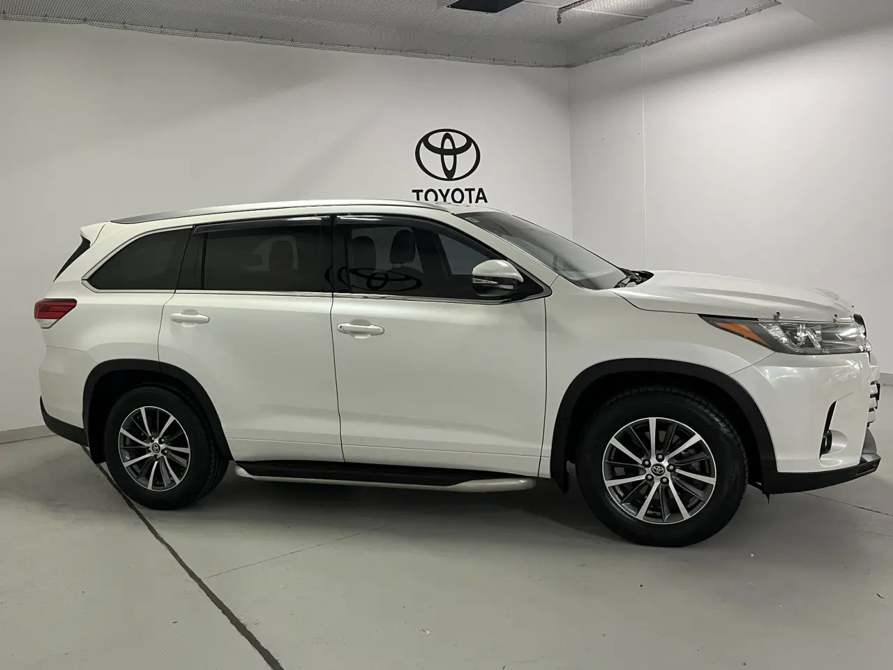 2019 TOYOTA KLUGER Image 4