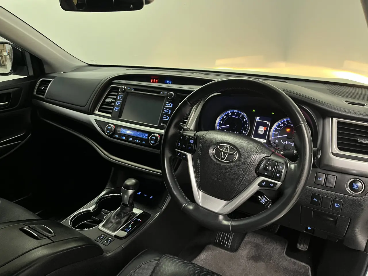 2018 TOYOTA KLUGER Image 13