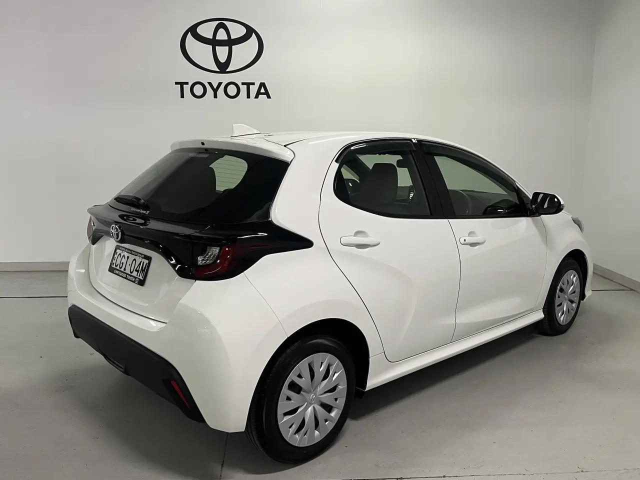 2023 TOYOTA YARIS Image 5