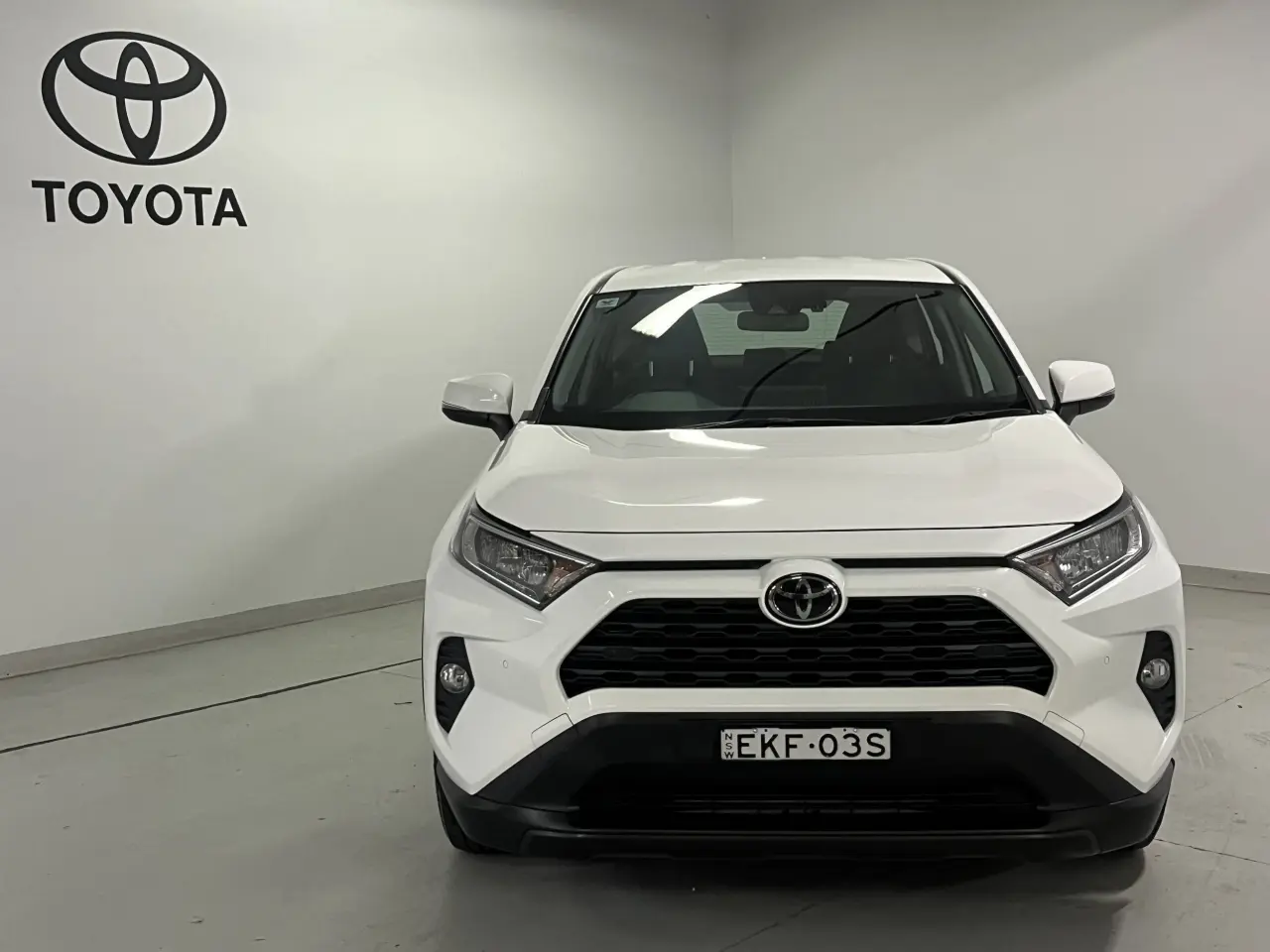 2020 TOYOTA RAV4 Image 3