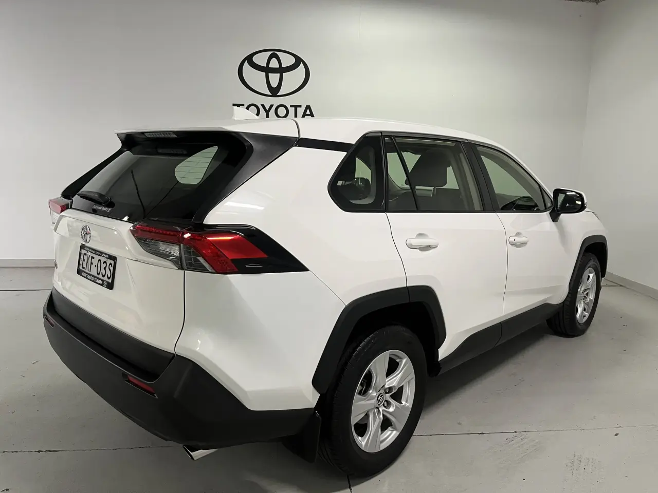 2020 TOYOTA RAV4 Image 5