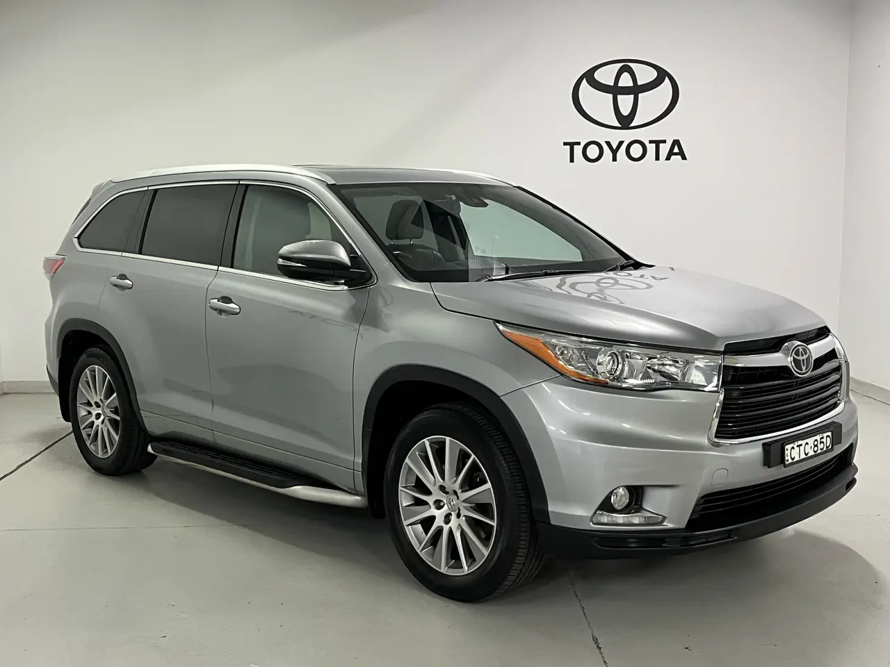 2014 TOYOTA KLUGER Image 2