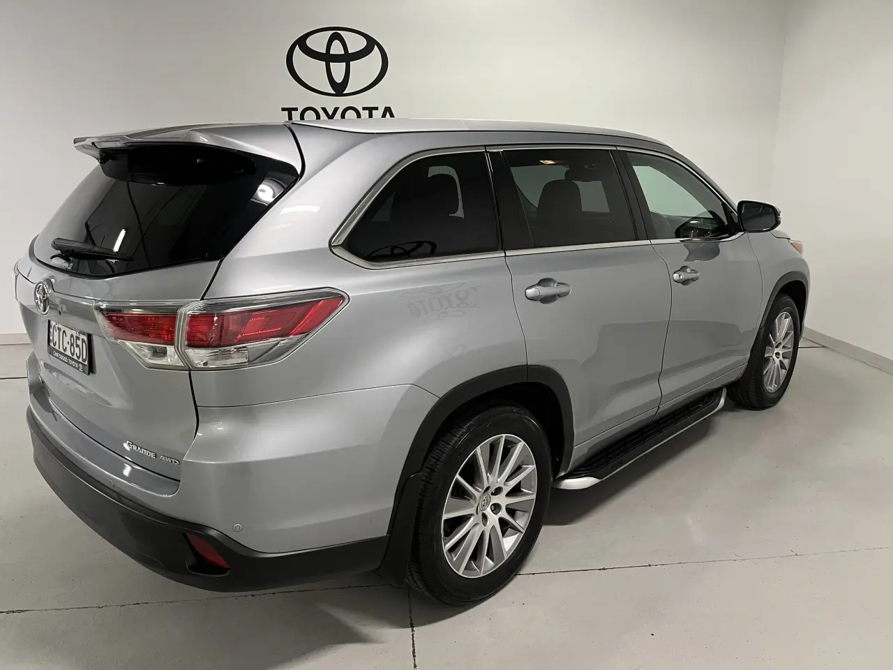 2014 TOYOTA KLUGER Image 5