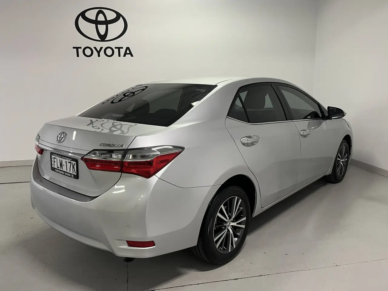 2017 TOYOTA COROLLA Image 5