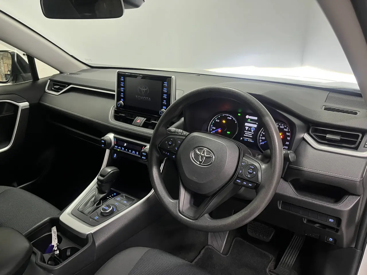 2020 TOYOTA RAV4 HYBRID Image 13