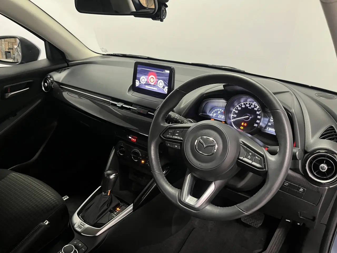 2019 MAZDA MAZDA2 Image 13