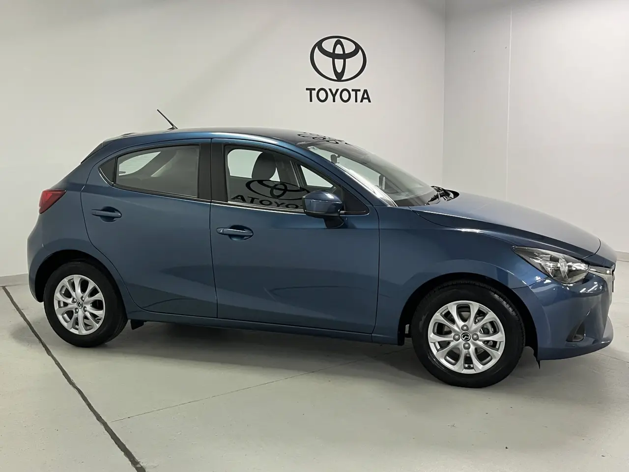 2019 MAZDA MAZDA2 Image 4