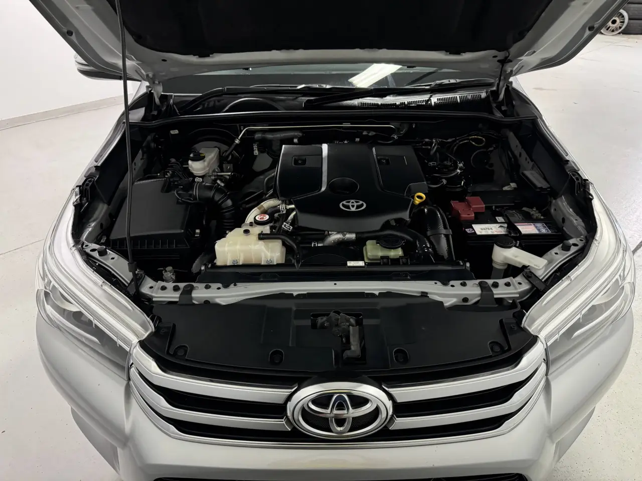 2017 TOYOTA HILUX Image 22