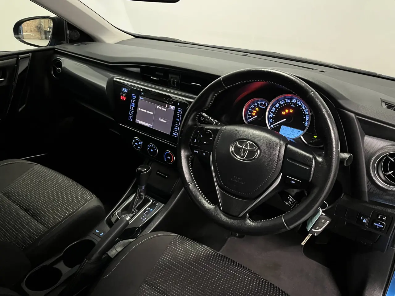 2015 TOYOTA COROLLA Image 13