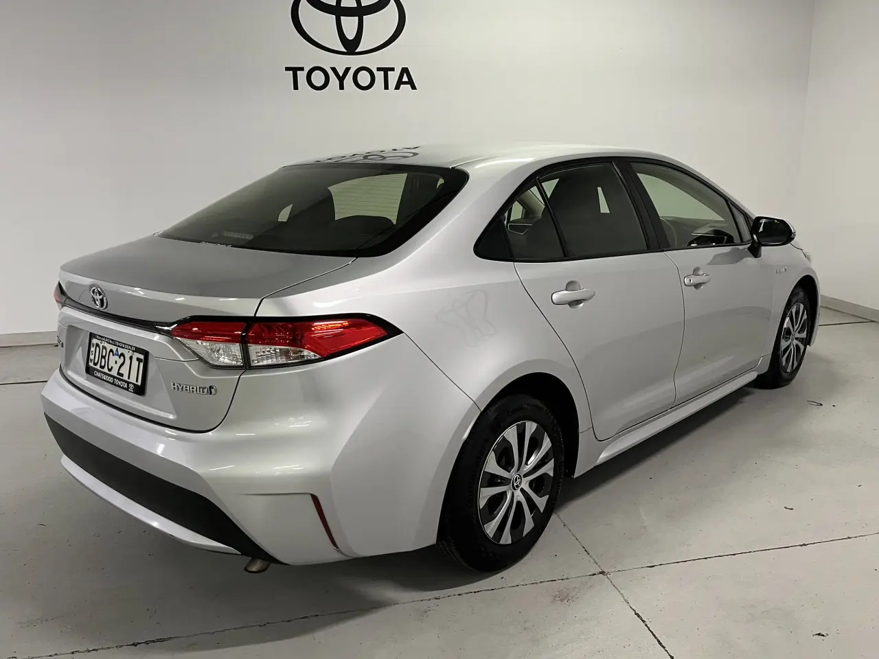 2020 TOYOTA COROLLA SEDAN HYBRID Image 5