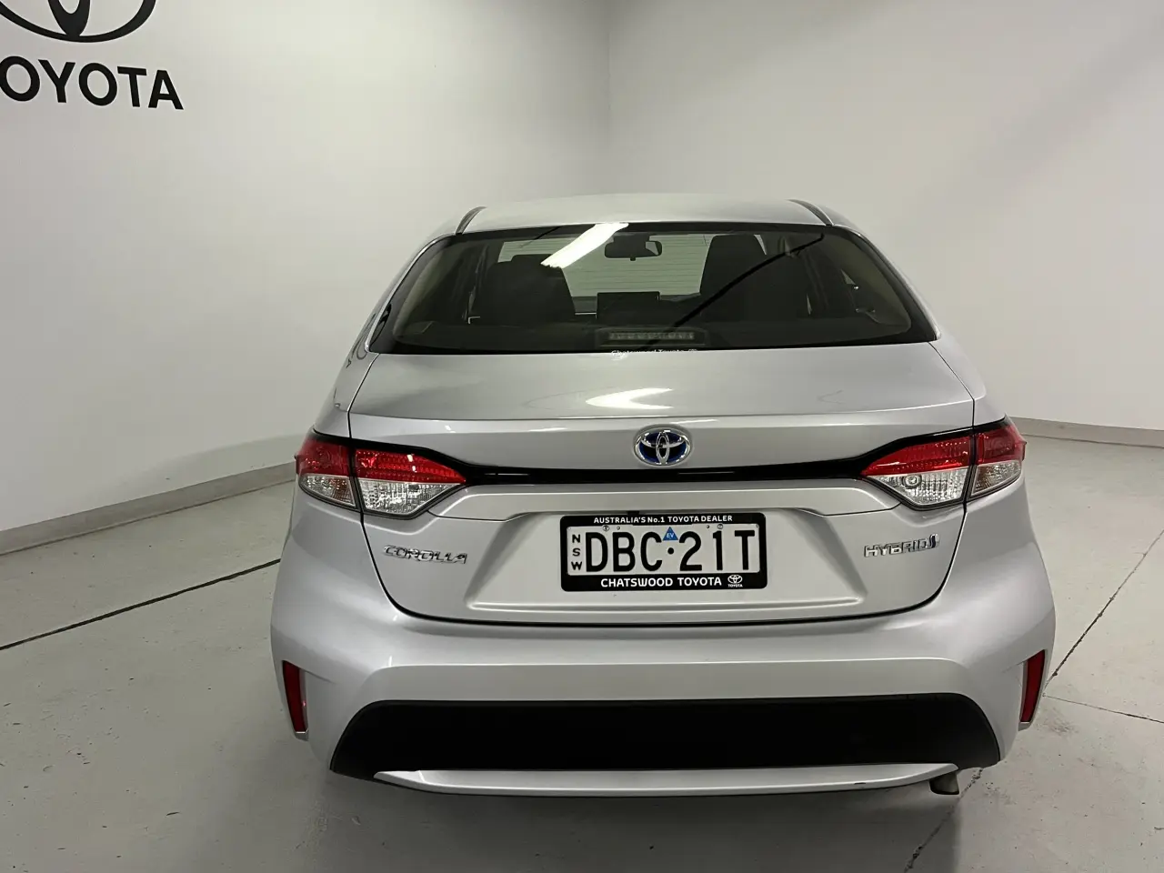 2020 TOYOTA COROLLA SEDAN HYBRID Image 6