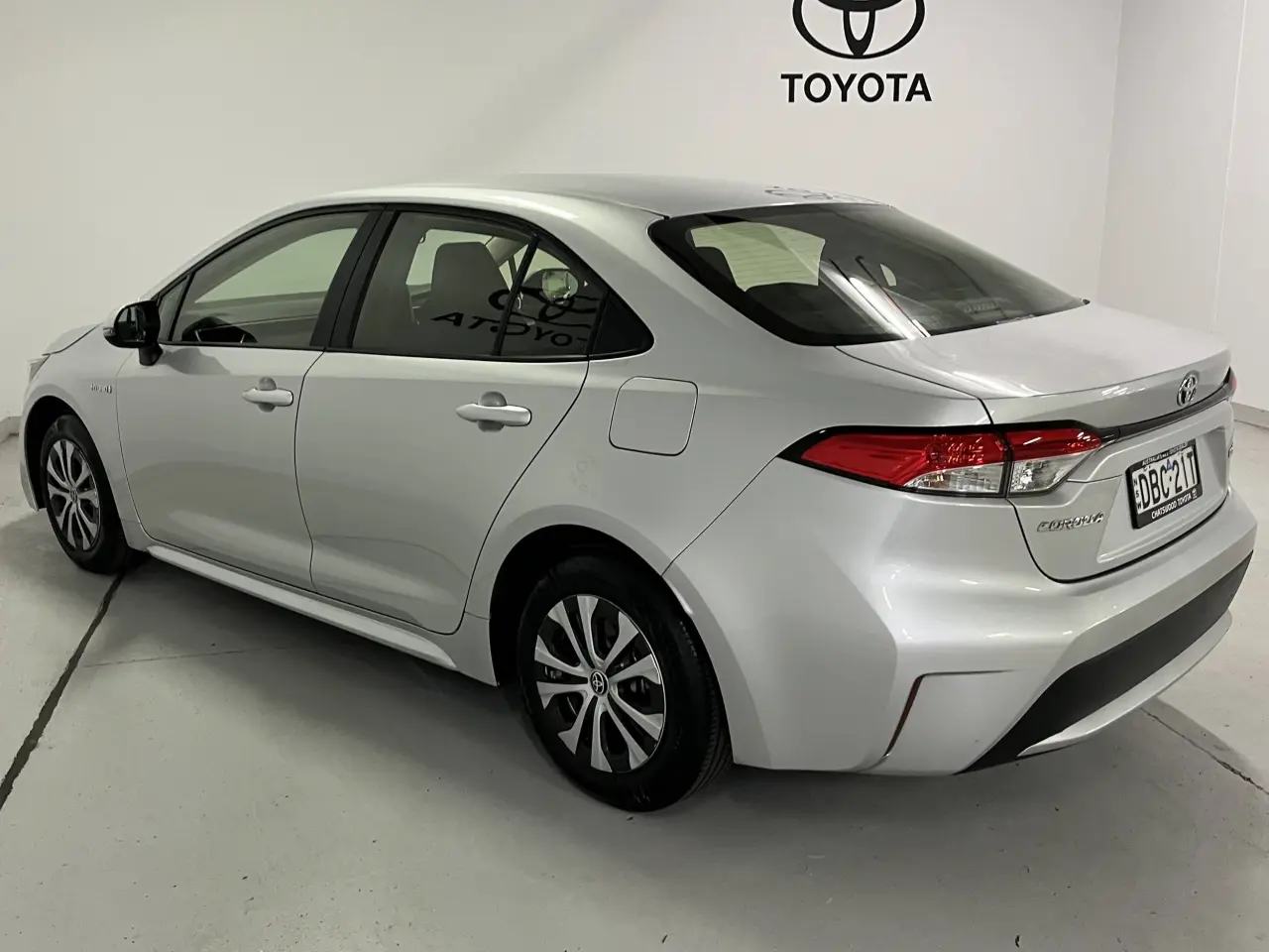 2020 TOYOTA COROLLA SEDAN HYBRID Image 7