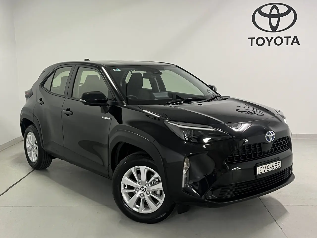 2021 TOYOTA YARIS CROSS HYBRID Image 1