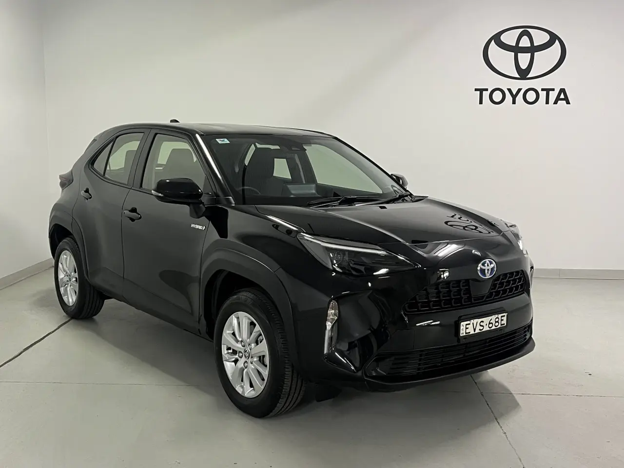 2021 TOYOTA YARIS CROSS HYBRID Image 2